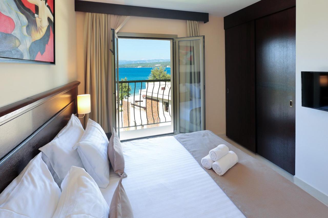Blue Waves Resort Malinska Exterior foto