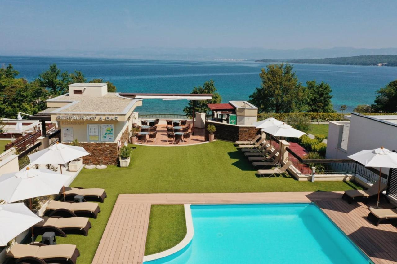 Blue Waves Resort Malinska Exterior foto