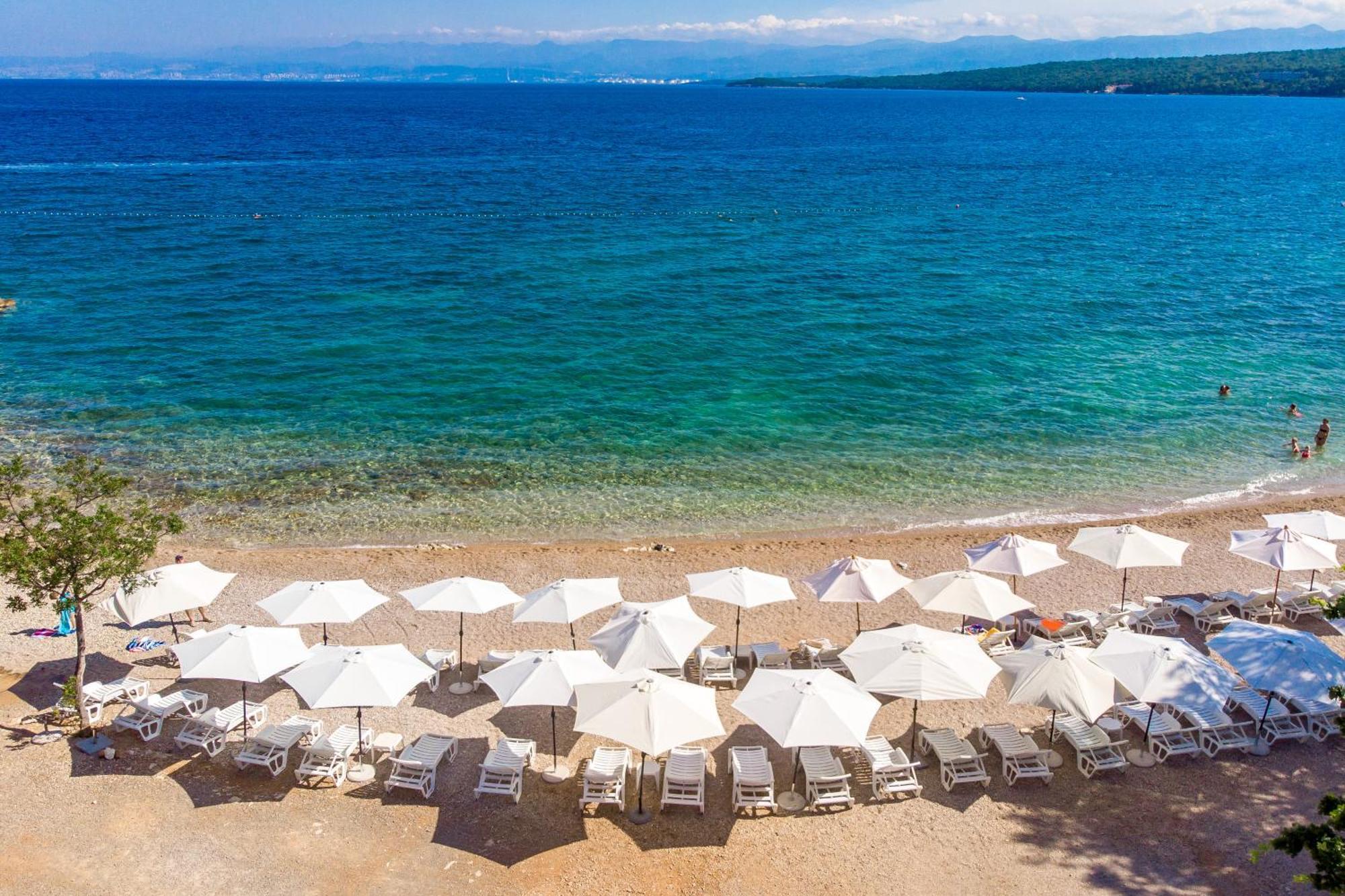 Blue Waves Resort Malinska Exterior foto